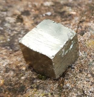 Pyrit krystal 15g (16 x 15 x 14 mm)