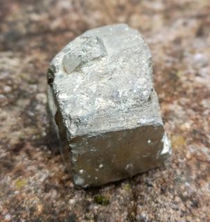 Pyrit krystal 74g (27 x 26 x 26 mm)