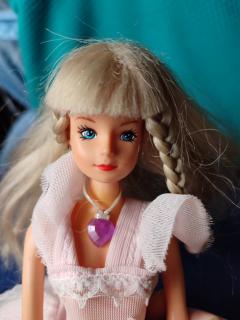 Napodobenina panenky Barbie blond