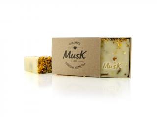 MusK Rozkvitnutá lúka - přírodní mýdlo se sušenými bylinkami a květinovou vůní 100g