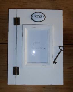 Skříňka na  klíče s fotorámečkem