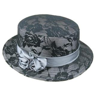 Krajkový klobouk s rovnou střechou a růžemi (Dámský klobouk)