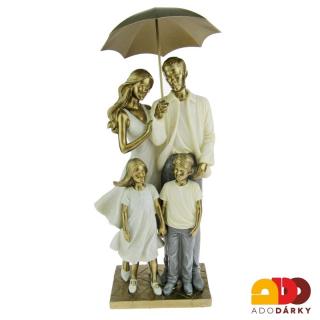 Soška rodiny se dvěma dětmi pod deštníkem 40 cm (Figurka ženy, muže a dvou dětí)