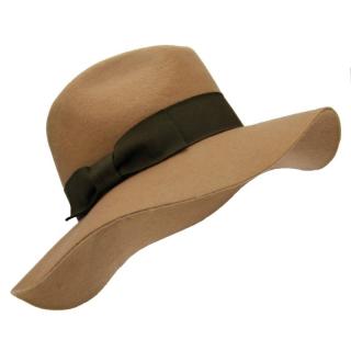 Světle hnědý plstěný klobouk s mašlí (Dámský klobouk s širokou krempou ART4813)