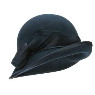 Tmavě modrý plstěný klobouk s velkou mašlí (Dámský klobouk vlněný KDV6)