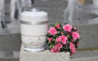 Urna hliníková bílá s rytou růží (Pohřební urna)