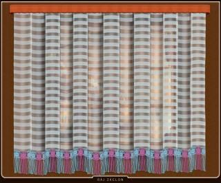 Kusová záclona DIANA (Vyšívaný voál s barevným motivem.)