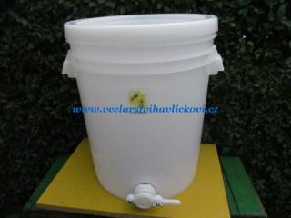 Stáčecí nádoba na med 35-40kg s výpustí (Plastová stáčecí nádoba o obsahu 40kg)