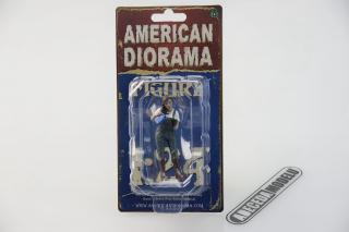 American Diorama Car Girl Tees Kylie 1:24