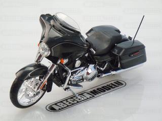 Harley-Davidson 2015 Street Glide Special (sběratelský model, určeno pouze k vystavení)