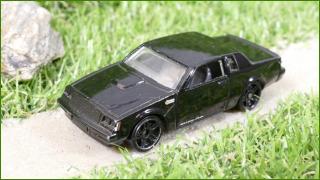 Angličák - Autíčko Hot Wheels Buick Grand National