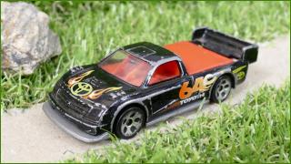 Angličák - Autíčko Hot Wheels Pikes Peak Tacoma