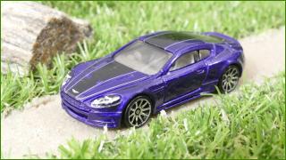 Angličák - Hot Wheels Autíčko Aston Martin DBS