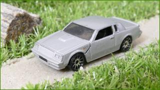 Angličák - Hot Wheels Autíčko Buick Grand National