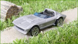 Angličák - Hot Wheels Autíčko Corvette Grand Sport