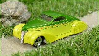 Angličák - Hot Wheels Autíčko Swoop Coupe