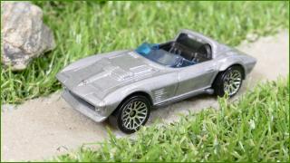 Angličák - Hot Wheels Corvette Grand Sport