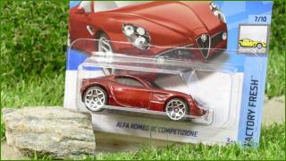 Angličák Model Autíčka Hot Wheels Autíčko Alfa Romeo 8C Competizione (FACTORY FRESH)