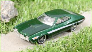 Hot Wheels Autíčko ´72 Ford Grand Torino Sport