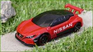 Hot Wheels Autíčko Nissan Leaf Nismo RC-02