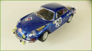 Kovový Model Bburago 1:18 - Alpine A110 s Podstavcem