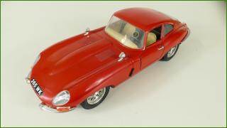 Kovový Model Bburago 1:18 - Jaguar  E  - (1961) - Viz Popis