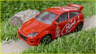 Kovový Model Bburago 1:43 - Ford Focus (chybí jedno zadní světlo) (Bburago - Made in Italy)