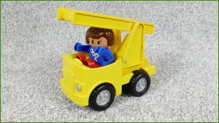 Lego Duplo autíčko s figurkou a žebříkem