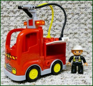 Lego® Duplo® Hasičská Cisterna Krátká s 2 Hadicemi (Lego® Duplo®)