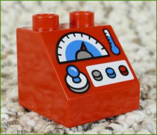 Lego® Duplo® Kostka 2x2 Červená Zkosená - Panel s Joystikem a Tlačítky (3) (Lego® Duplo®)