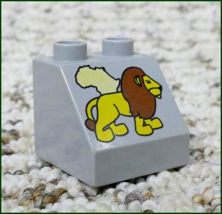Lego® Duplo® Kostka 2x2 Šedá Zkosená - Lev / Afrika (Lego® Duplo®)