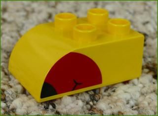 Lego® Duplo® Kostka 2x3 Zaoblená Žlutá s Červeným Zobákem (Lego® Duplo®)