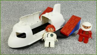 Lego Duplo raketoplán - chybí jedny dveře