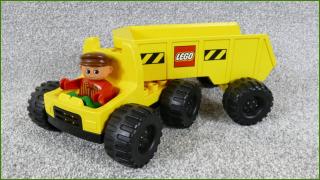 Lego Duplo tahač s návěsem