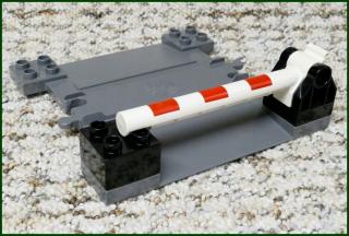 Lego® Duplo® Železniční Přejezd s novější závorou (Lego® Duplo®)