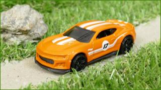 Model Autíčka Angličák Hot Wheels 2017 Camaro ZL1