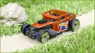 Model Autíčka Angličák Hot Wheels Bone Shaker