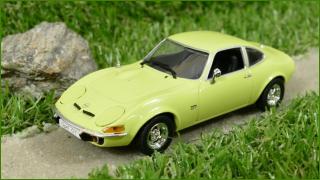 Model Autíčka Atlas 1:43 - Opel GT s Krabičkou