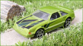 Model Autíčka Hot Wheels ´92 Ford Mustang