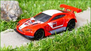 Model Autíčka Hot Wheels Aston Martin Vantage GT3