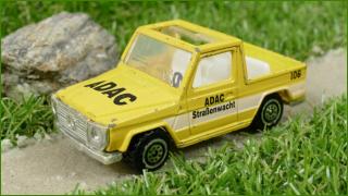 Model Autíčka Realtoy - MB G-Wagon 1/57 - propadlá přední náprava