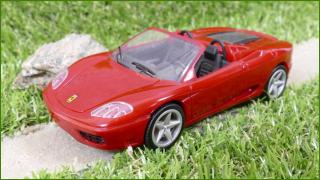 Model Autíčka Shell V-Power (Hotwheels) - Enzo 360 Spider - natahovací
