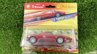 Model Autíčka Shell V-Power (Hotwheels) - Enzo Ferrari - natahovací