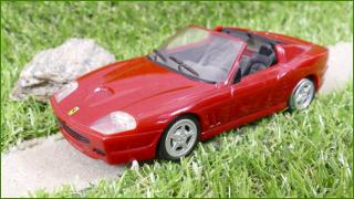 Model Autíčka Shell V-Power (Hotwheels) - Ferrari Superamerica - natahovací