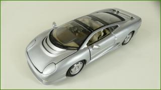 Model Maisto 1:18 - Jaguar XJ220