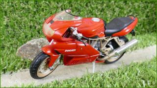 Model Replika Maisto Motorka 1:18 - Ducati