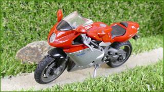 Model Replika Majorette Motorka 1:18 - Agusta F4