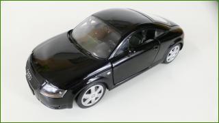 Model Revell 1:18 - Audi TT