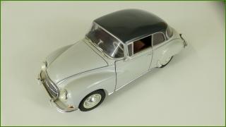 Model Revell 1:18 - Auto Union 1000 S