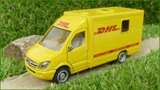 Model Siku Autíčko Mercedes-Benz Sprinter DHL - chybí zrcátko